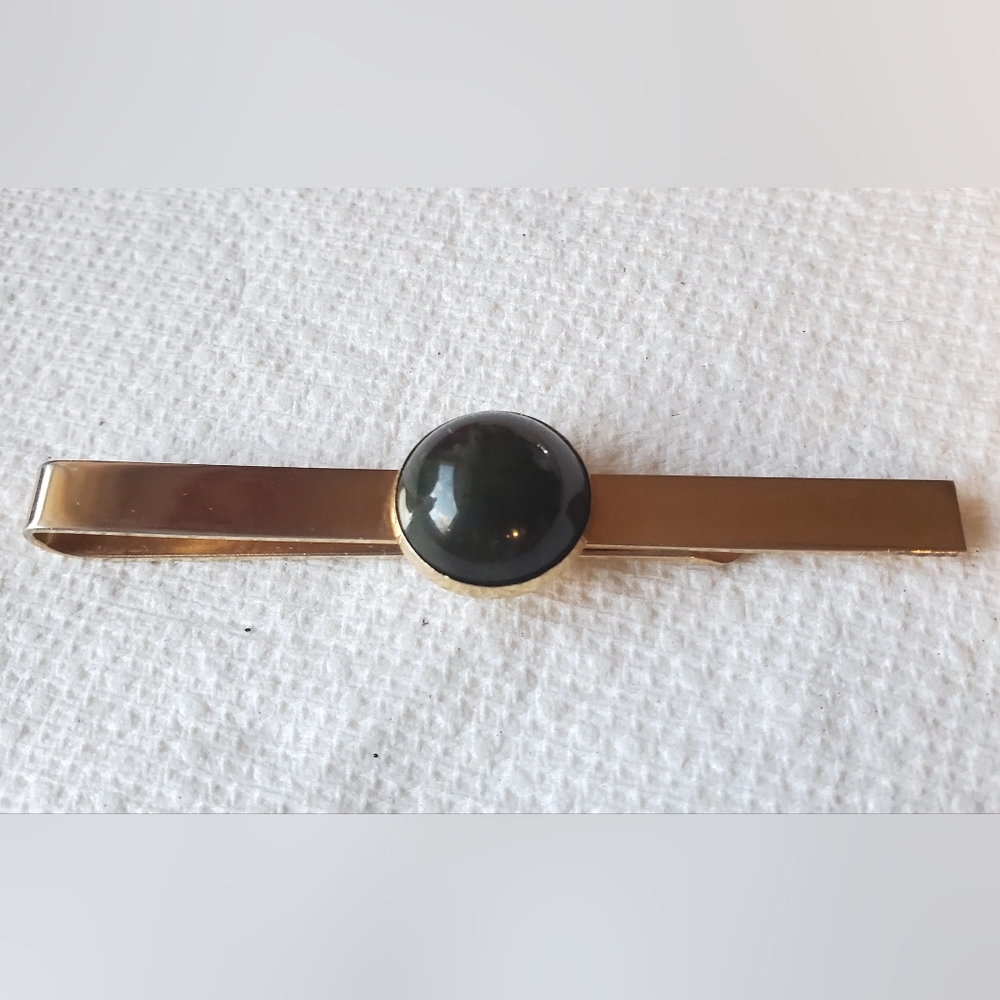 Classic SWANK Tie Bar Tie Clip Gold Tone  with Black Stone.